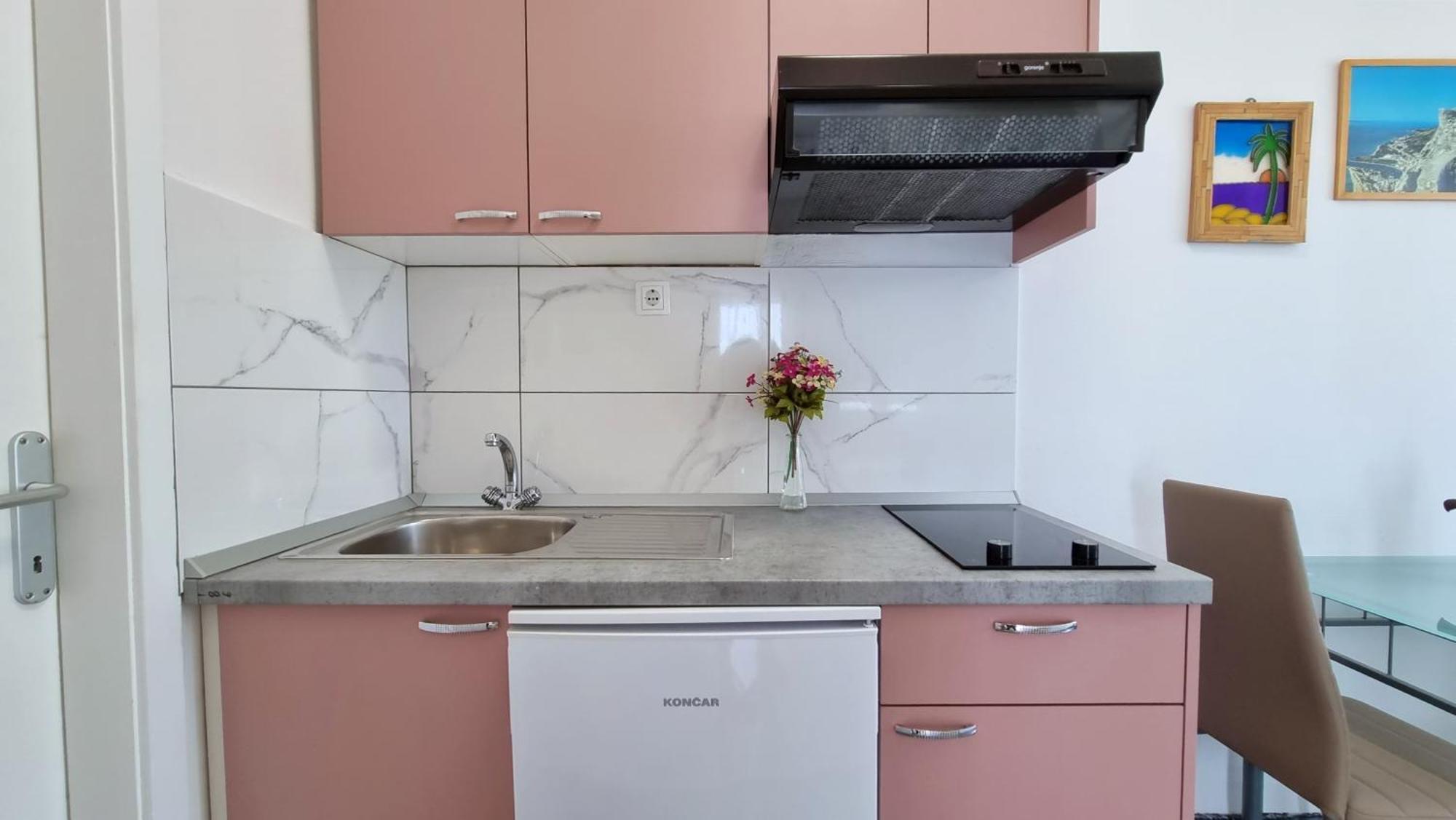 Apartments Neda โอมิช ภายนอก รูปภาพ