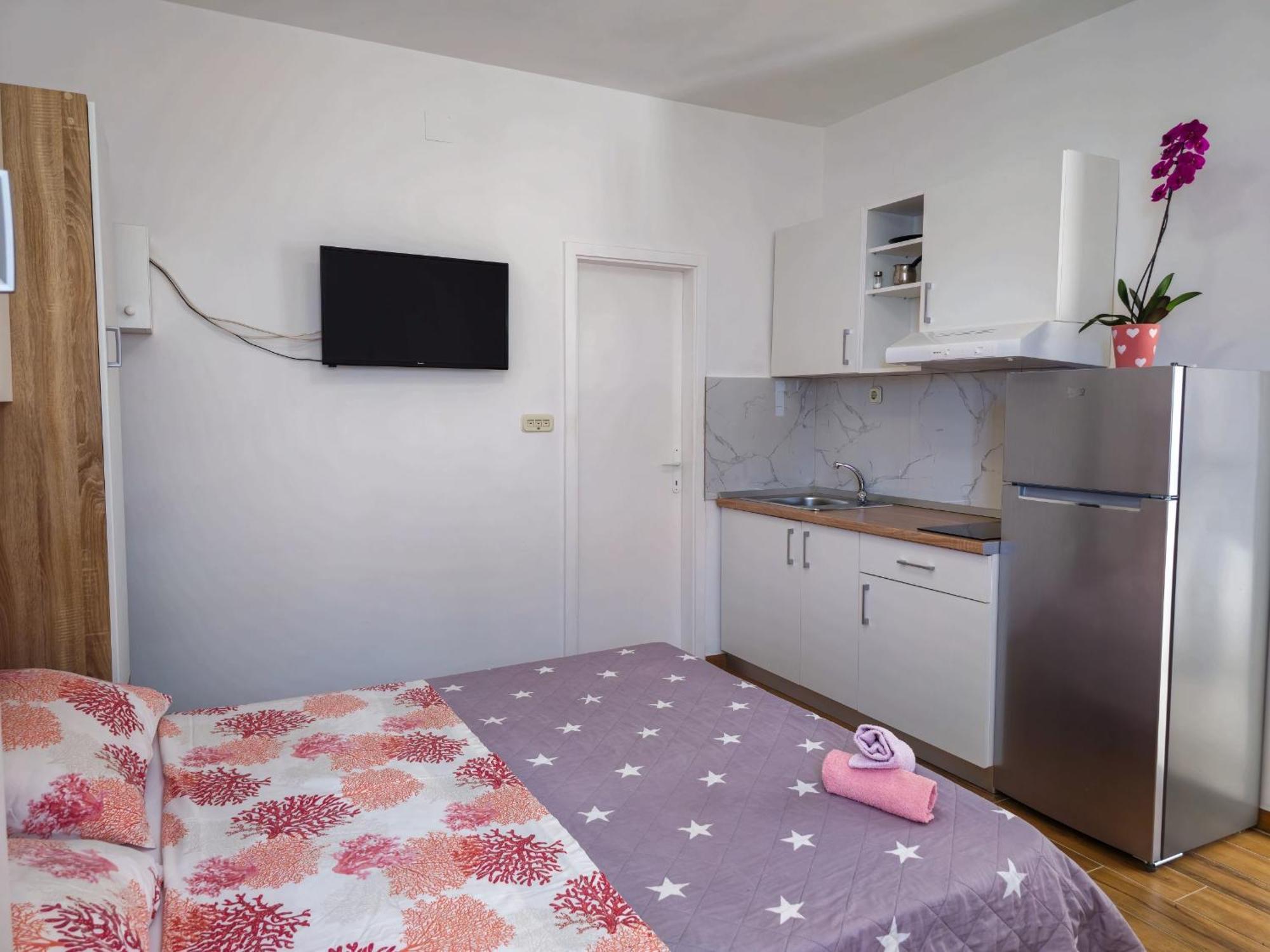 Apartments Neda โอมิช ห้อง รูปภาพ