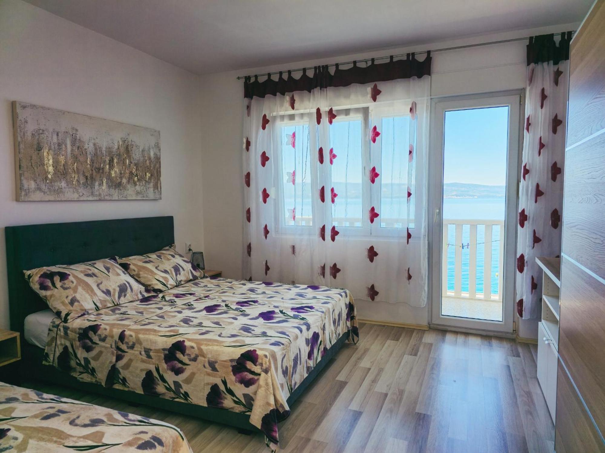 Apartments Neda โอมิช ห้อง รูปภาพ