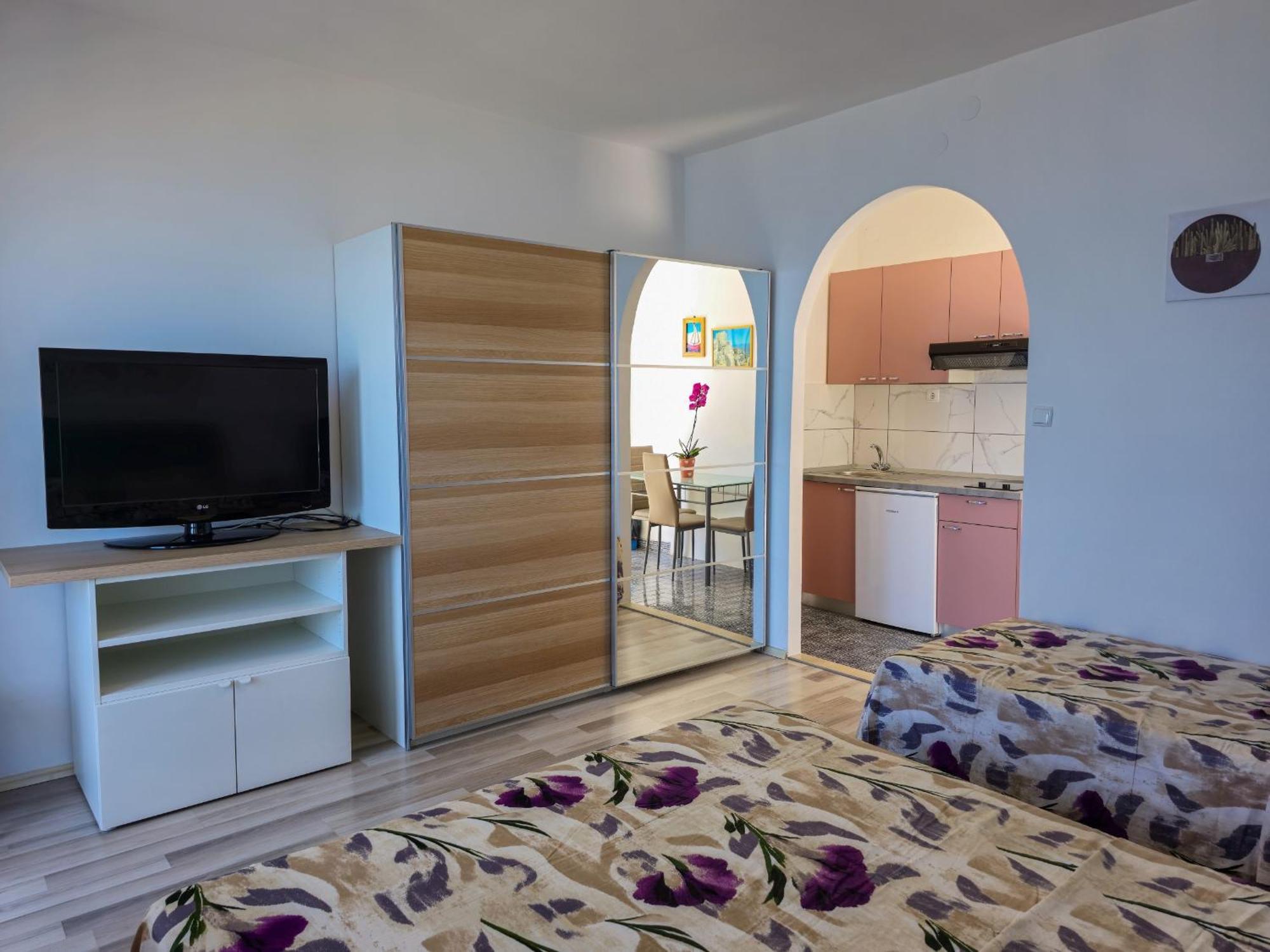 Apartments Neda โอมิช ห้อง รูปภาพ