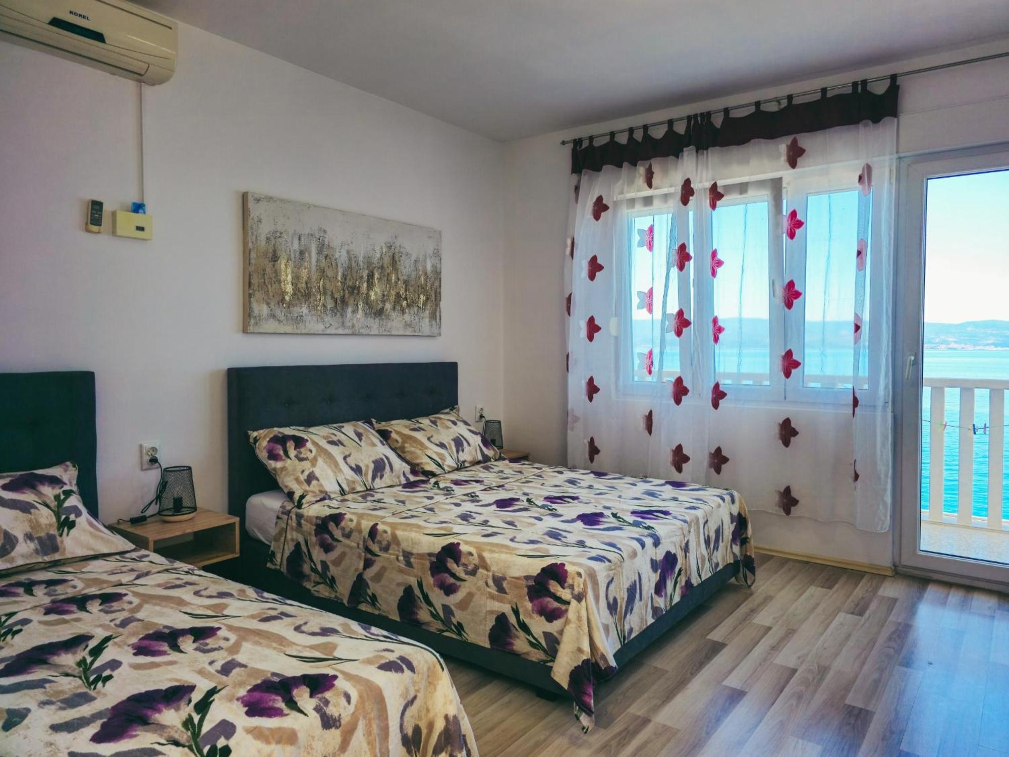 Apartments Neda โอมิช ภายนอก รูปภาพ