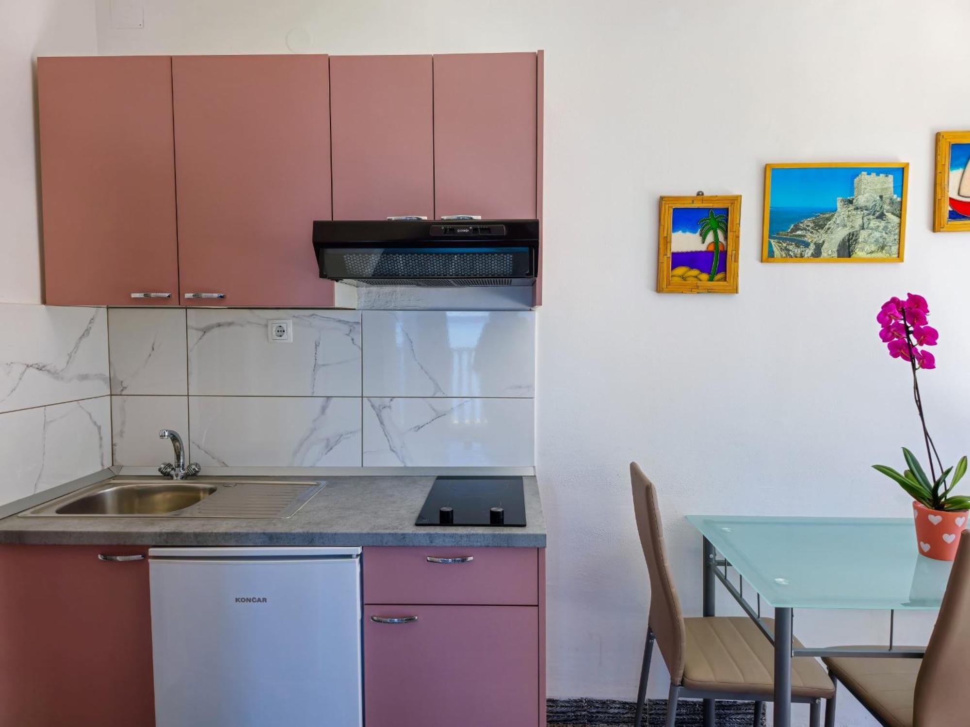 Apartments Neda โอมิช ห้อง รูปภาพ