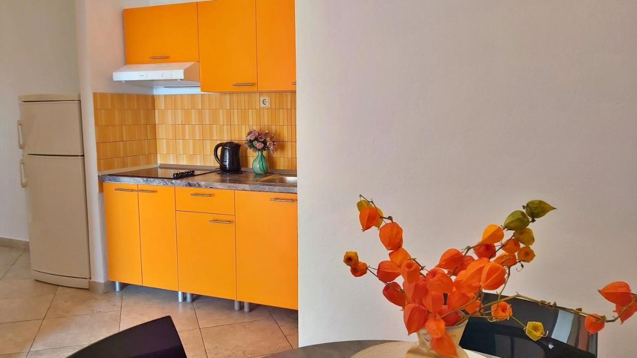 Apartments Neda โอมิช ภายนอก รูปภาพ