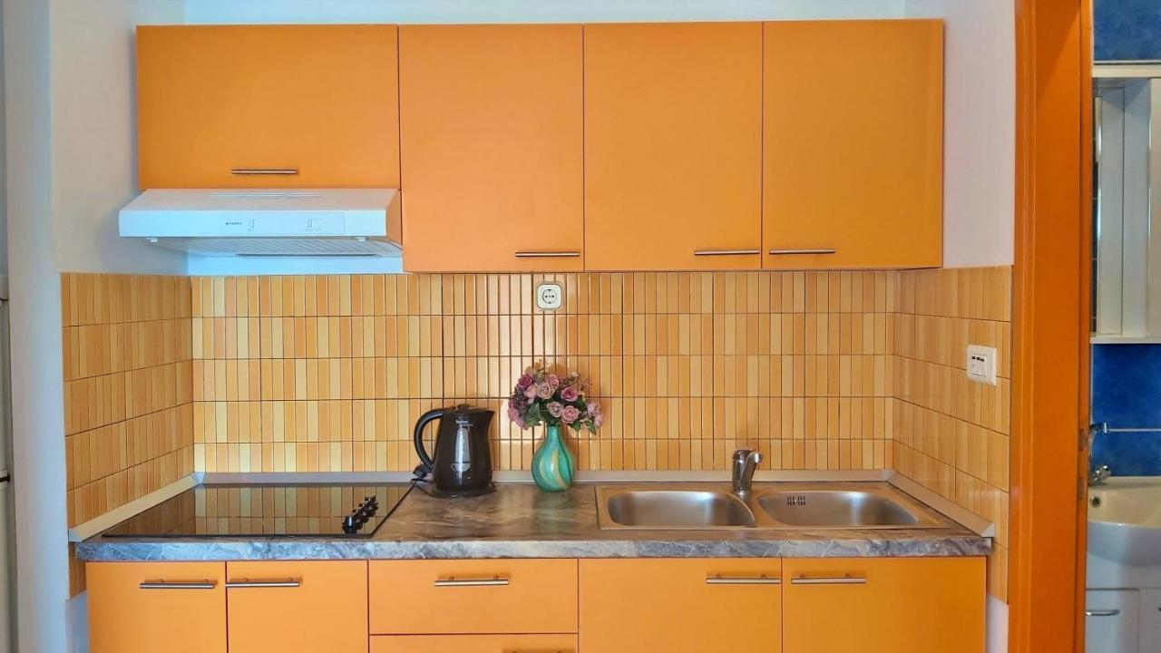 Apartments Neda โอมิช ภายนอก รูปภาพ